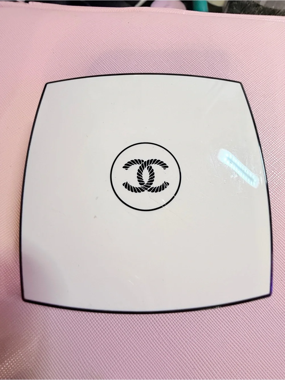CHANEL LES BEIGES HEALTHY GLOW ILLUMINATING COMPACT PWDR In SUNSET